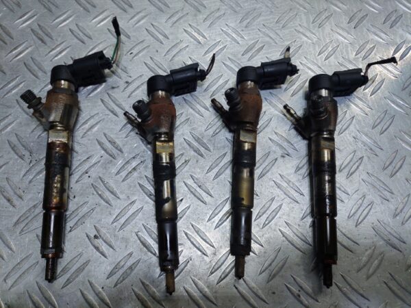 Injector Renault Nissan 1.5dci euro 6 K9K646 cod 8201100113