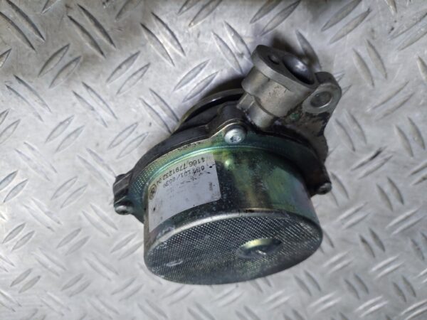 Pompa vacuum BMW E65 3.0D cod M57 306D3 cod 779123204