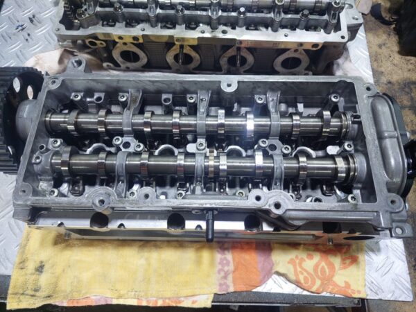 Semichiulasa cu axe came Volkswagen 1.6 TDI cod 04L103292F 04L103308C