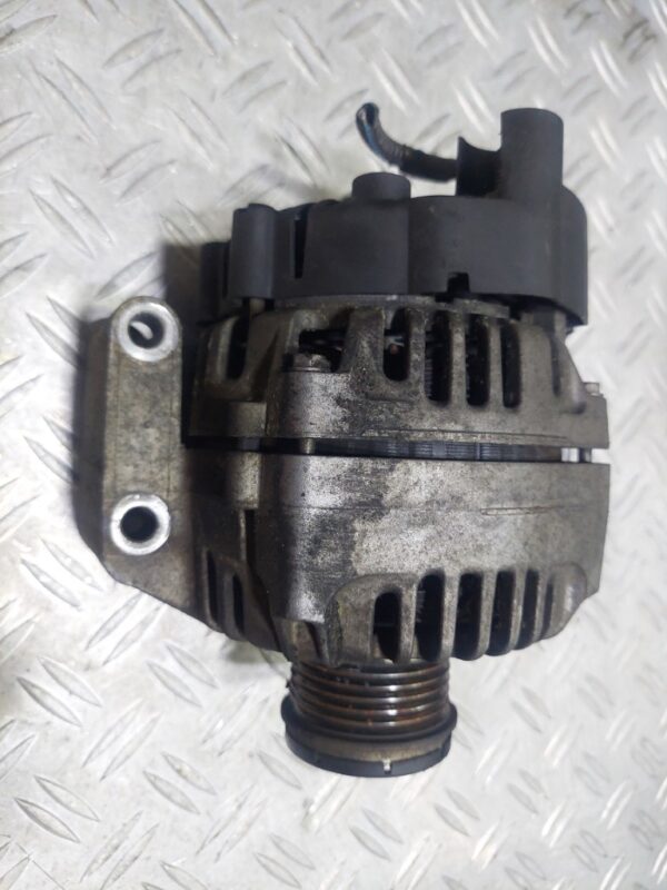 Alternator Fiat Doblo Punto 1.3 multijet 2011 cod 51784845