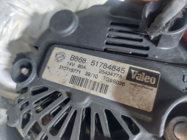 Alternator Fiat Doblo Punto 1.3 multijet 2011 cod 51784845