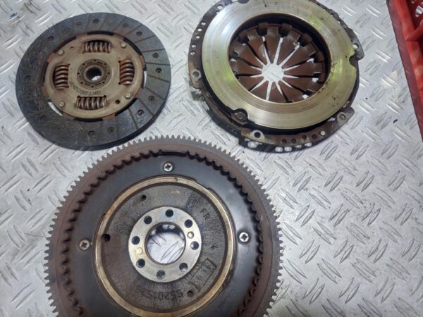 Kit ambreiaj complet Fiat Doblo Punto 1.3 multijet 2011 cod 55201525