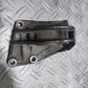 Suport planetara dreapta Fiat Doblo Punto 1.3 multijet 2011 cod 55206215