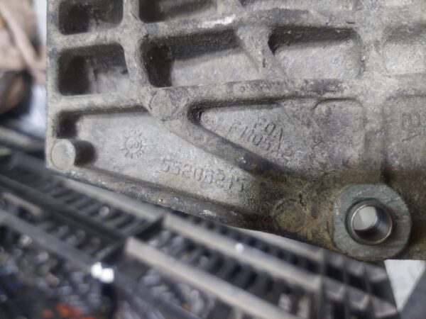 Suport planetara dreapta Fiat Doblo Punto 1.3 multijet 2011 cod 55206215