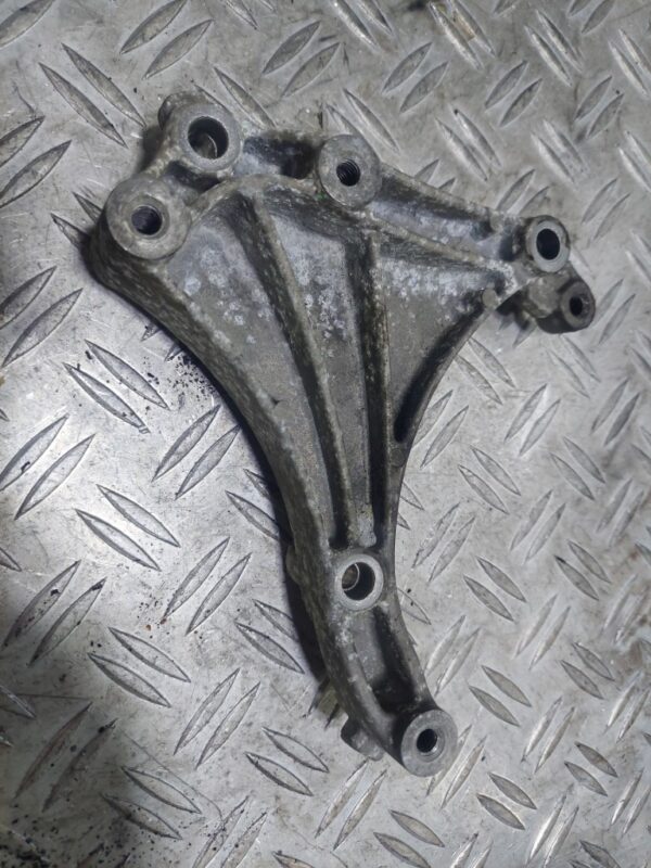 Suport accesorii Opel Astra J 1.3 cdti cod mot. A13DTC cod 532274354