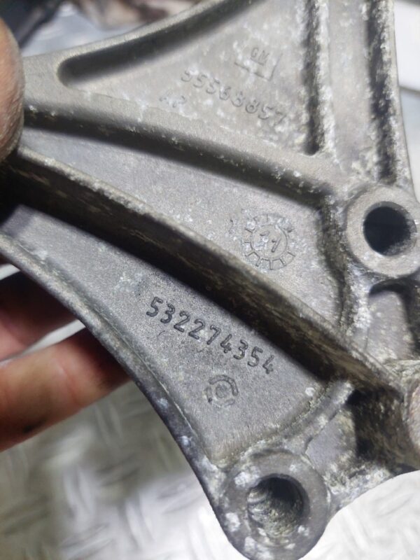 Suport alternator Opel Astra J 1.3 cdti cod mot. A13DTC cod 55568857