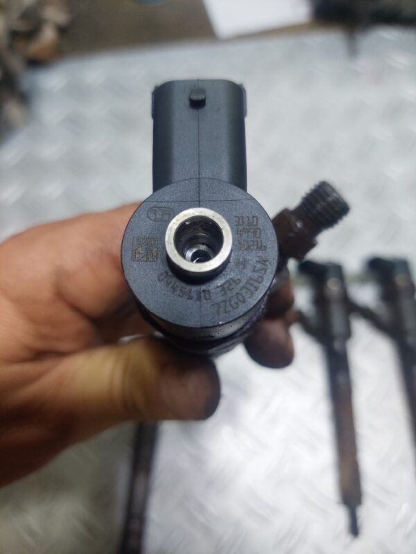 Injector Opel Astra J 1.3 cdti cod mot. A13DTC cod 0445110326