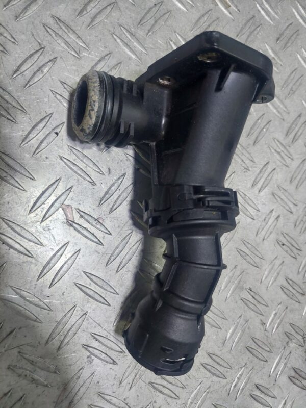 Corp termostat Volkswagen Golf VII cod motor CLH 1.6 TDI cod 04L121111
