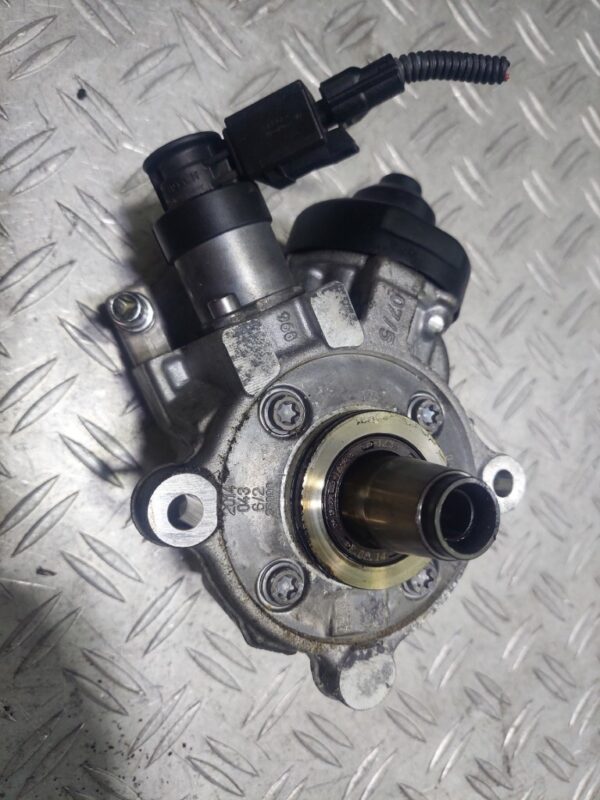 Pompa inalte injectie BMW F20 Biturbo cod B47D20B 2.0 D cod 8514138