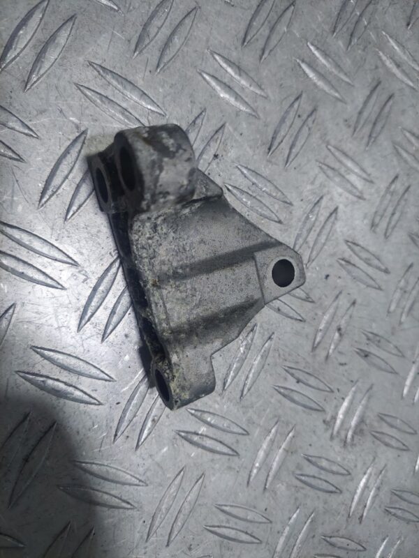 Suport pompa inalte BMW F20 Biturbo cod B47D20B 2.0 D cod 8511628