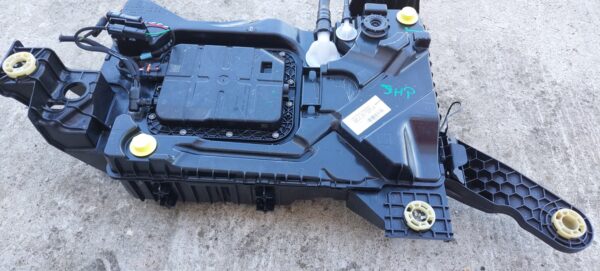 Rezervor adblue Peugeot 3008 2016 2.0 BlueHDi cod P1002559NUE / P1001677NUE / P1002560ASS