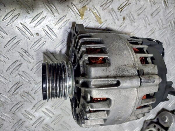 Alternator Volkswagen Passat B6 3 2.0 tdi CBD cod 03L903023F