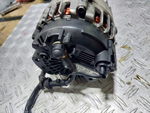 Alternator Volkswagen Passat B6 3 2.0 tdi CBD cod 03L903023F