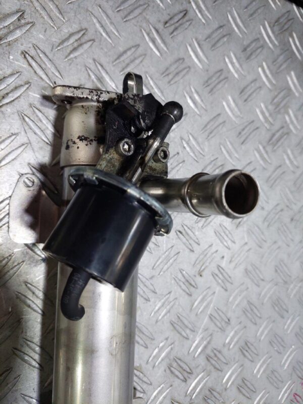 Racitor gaze Volkswagen Passat B6  2.0 tdi CBD cod 03L131512B