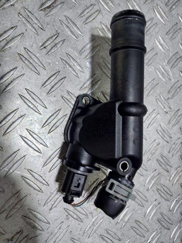 Distribuitor apa Volkswagen Passat B6 2.0 tdi CBD cod 03L121132