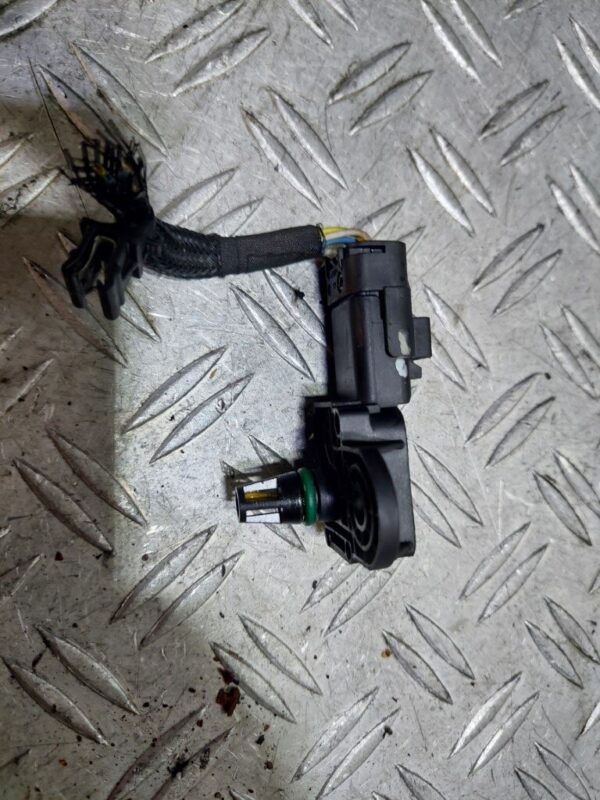 Senzor presiune admisie Peugeot 1.6 THP cod motor 5F04 echivalent cu 5F02 si 5FV cod 0261230134