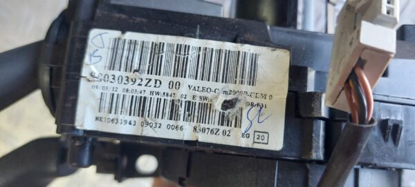 20250702_161745.jpg Bloc lumini cu manete si spira airbag Peugeot 208 cod 98030392ZD