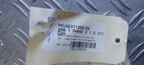 20250702_161821.jpg Bloc lumini cu manete si spira airbag Peugeot 208 cod 98237120ZD