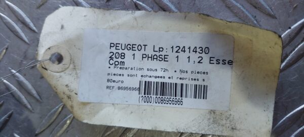 20250702_172909.jpg Bloc lumini cu manete si spira airbag Peugeot 208 2012 cod 98030394ZD