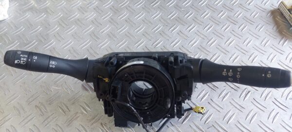 Bloc lumini cu manete si spira airbag Dacia Duster an 2019 cod 255672660R