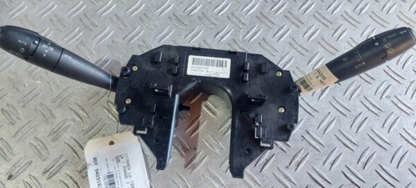 Bloc lumini cu manete Citroen C4 cod 96626867XT