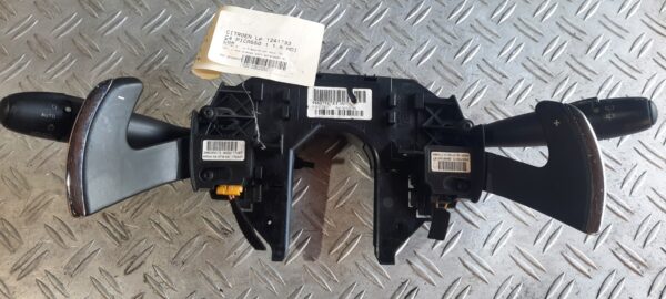 Bloc lumini cu manete si padele Citroen C4 / C5 cod 96627927XT
