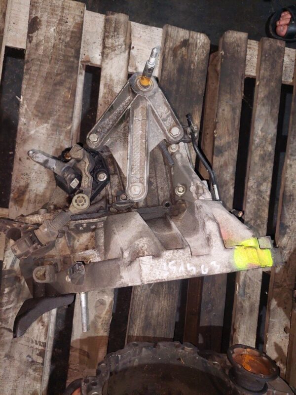 Cutie viteze manuala 5 Trepte Renault Clio 3 1.6 16V cod motor K4M cod JH3147