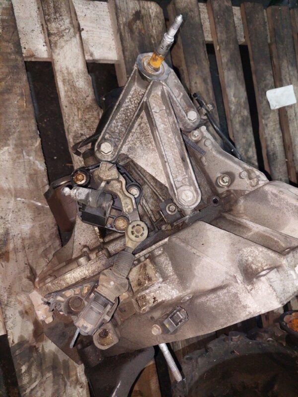 Cutie viteze manuala 5 Trepte Renault Clio 3 1.6 16V cod motor K4M cod JH3147