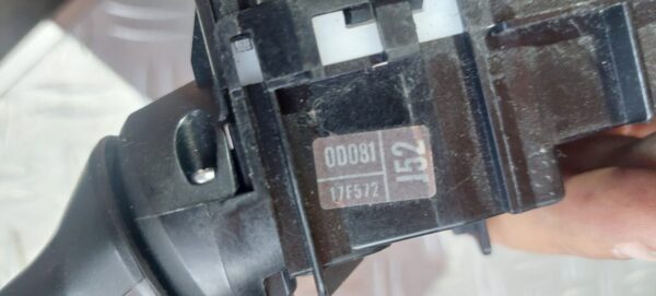 20250719_172202-rotated-1.jpg Bloc lumini cu manete TOYOTA YARIS cod 17F572