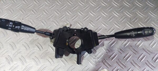 Bloc lumini cu manete Chevrolet Kalos 2003-2011 cod 520320-1000 96 540 684 AF