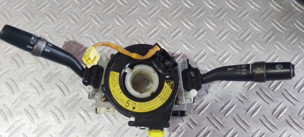 Bloc lumini cu manete si spira volan LEXUS IS200 cod 84310-53040 17C188