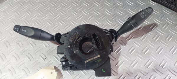 20250719_184749.jpg Bloc lumini cu manete Ford Fiesta V cod 1S7T 17A553 DD