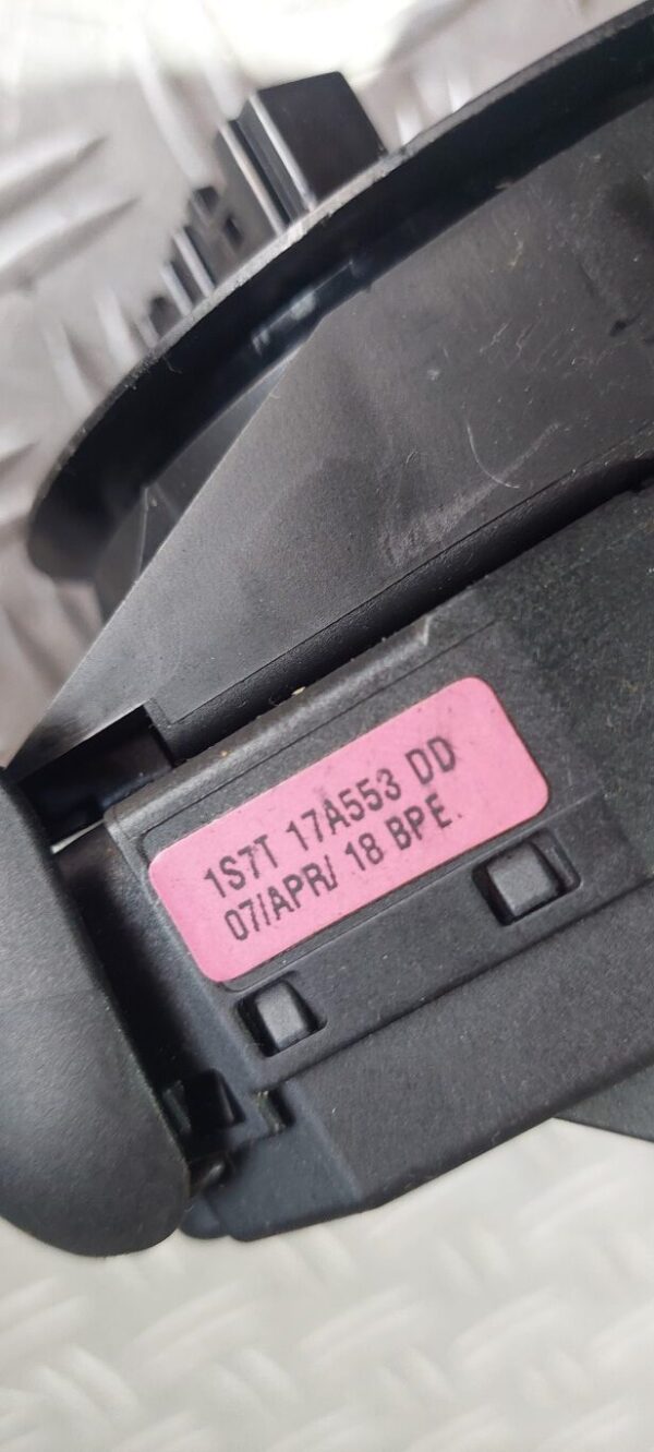 20250719_184807-rotated-1.jpg Bloc lumini cu manete Ford Fiesta V cod 1S7T 17A553 DD
