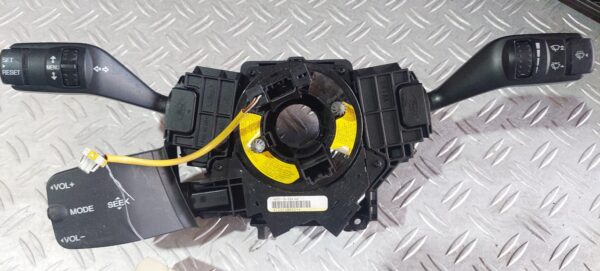 20250719_185446.jpg Bloc lumini cu manete si spira volan Ford Focus 2 cod 4M5T-14A664-AB