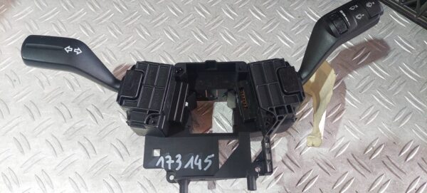20250719_185629.jpg Bloc lumini cu manete Ford Focus 2004 - 2008