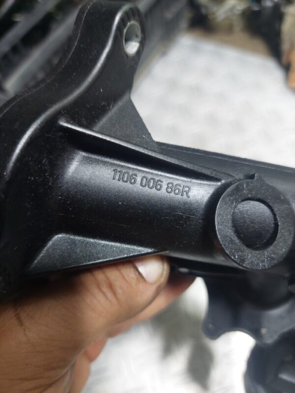 20250724_200832-rotated-1.jpg Carcasa termostat RENAULT Megane III Hatchback (BZ0/1) 1.6 DCI R9M413 cod 1106 006 86R