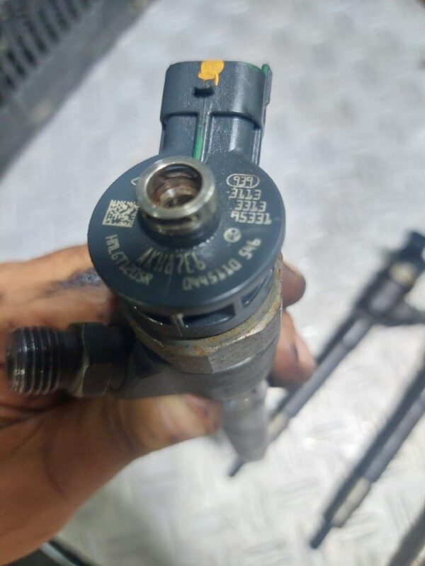 Injector RENAULT Scénic III (JZ0/1_) 1.6 DCI R9M413 cod 0445110 546 / HML6T1205R