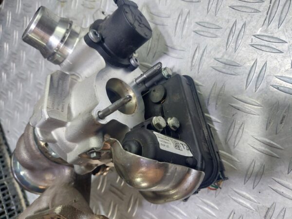 Turbosuflanta RENAULT Captur (J5_, H5_) 1.3 TCe cod motor H5HA490 H5H49 cod 8839600008