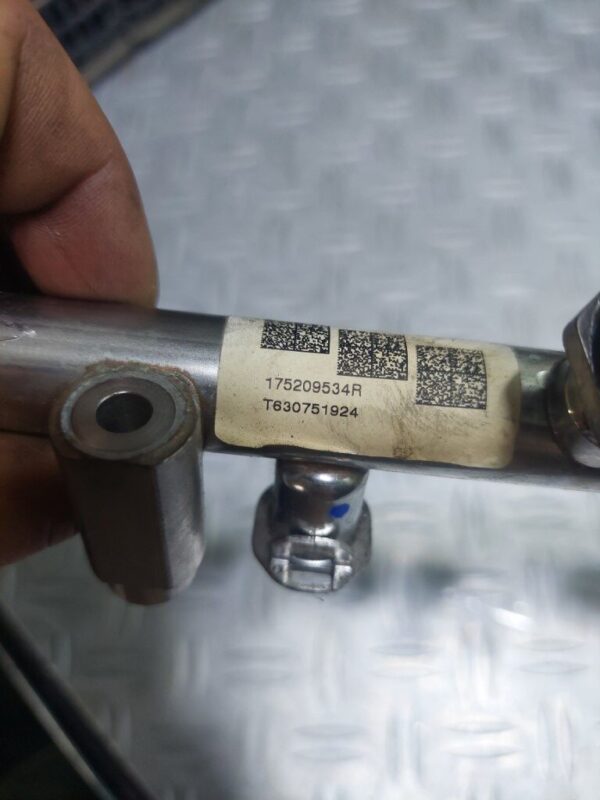 Rampa injectoare RENAULT Captur (J5_, H5_) 1.3 TCe cod motor H5HA490 H5H49 cod 175209534R