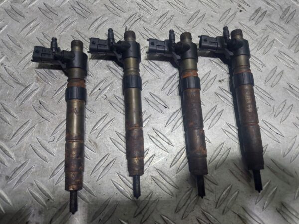 Injector Land Rover Freelander 2 2.2 D 224DT cod: 0445115042 / SAR5EVTCBV