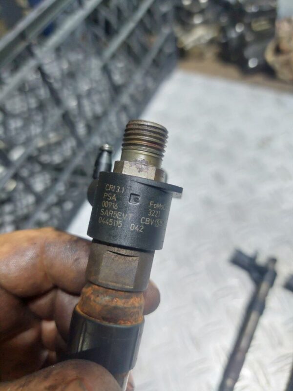 Injector Land Rover Freelander 2 2.2 D 224DT cod: 0445115042 / SAR5EVTCBV