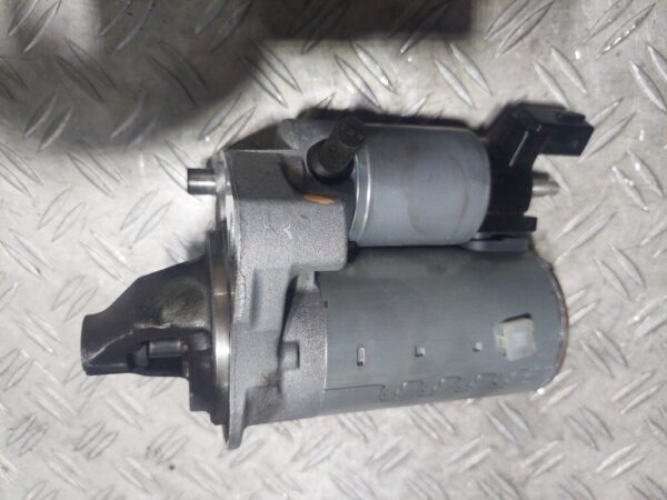 Electromotor PEUGEOT 208 1.2 VTI ZMZ ZM01 cod 9671530880