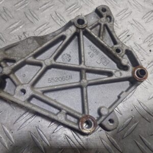 Suport alternator Fiat Grande Punto 1.3 D multijet cod motor A13DTC cod : 55206511