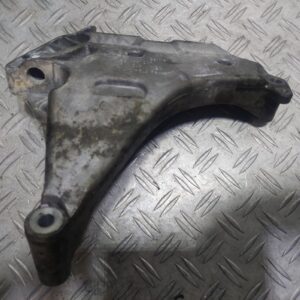 20250725_174642.jpg Suport motor AUDI A3 Hatchback (8P1) 1.6 TDI cod motor CAY cod : 03L199207