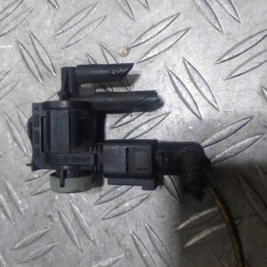 Electrovalva AUDI A3 Hatchback (8P1) 1.6 TDI cod motor CAY cod : 1K0906283A