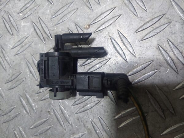 Electrovalva AUDI A3 Hatchback (8P1) 1.6 TDI cod motor CAY cod : 1K0906283A