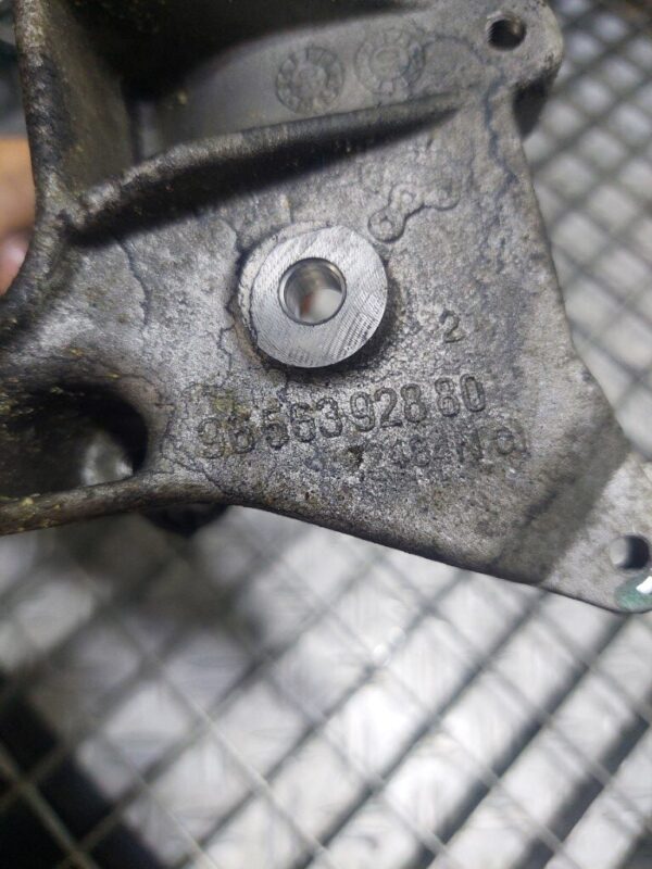 20250725_175952-rotated-1.jpg Suport egr Peugeot 308 T7 2.0 HDI cod motor PSA RHF 140 Cp cod : 9656392880