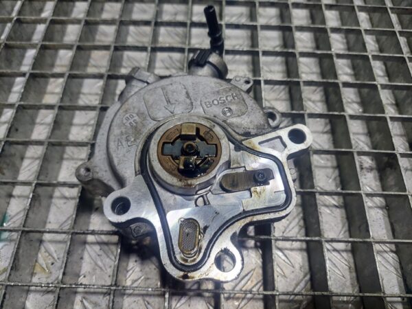 20250725_180521.jpg Pompa vacuum PEUGEOT 407 2.7 HDI PSA cod motor UHZ 204 Cp cod : 4R8Q2A451AE