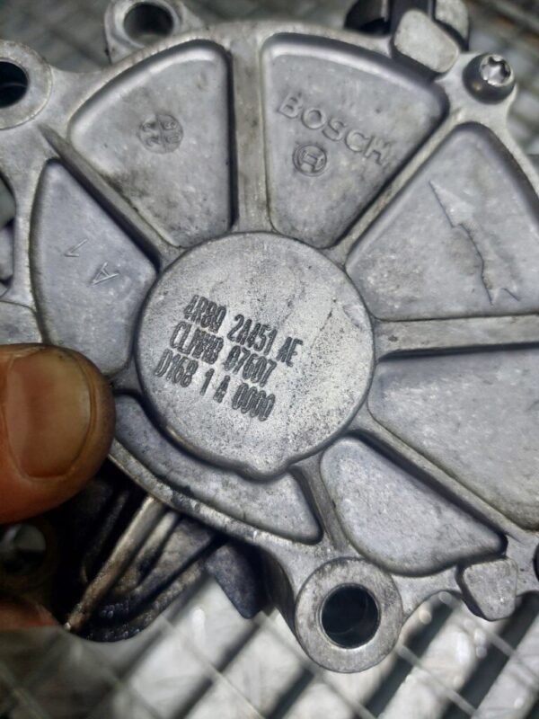 20250725_180531-rotated-1.jpg Pompa vacuum PEUGEOT 407 2.7 HDI PSA cod motor UHZ 204 Cp cod : 4R8Q2A451AE