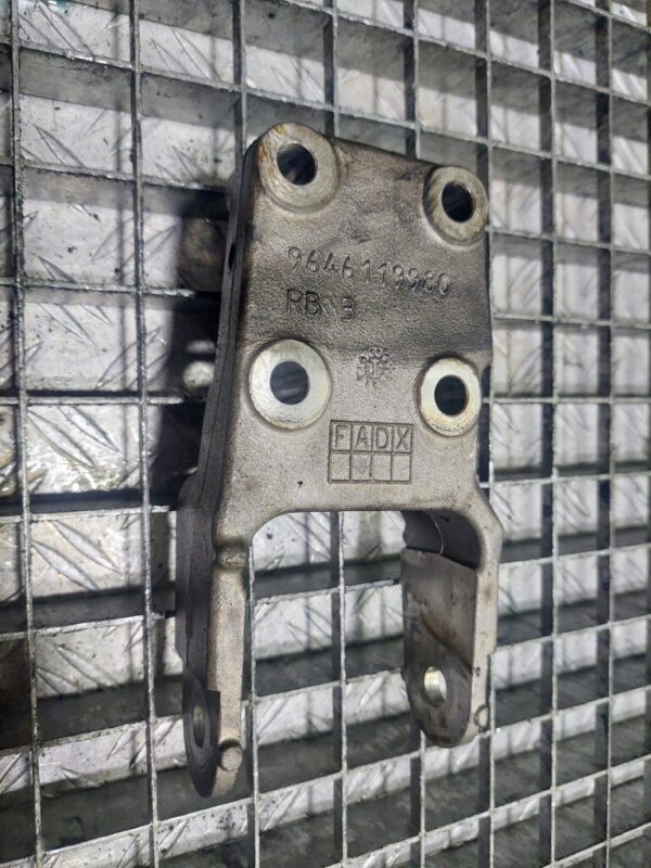 Suport cutie de viteze PEUGEOT 407 2.7 HDI PSA cod motor UHZ 204 Cp cod : 9646119980